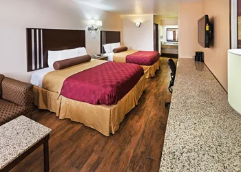 Texas Inn & Suites Raymondville hotel thumbnail 5