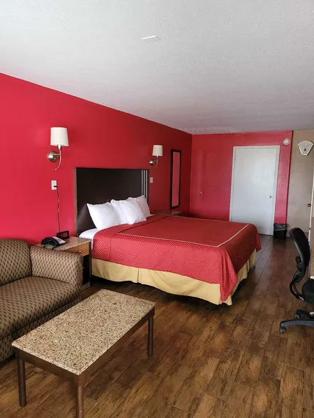 Texas Inn & Suites Raymondville hotel detail image 6