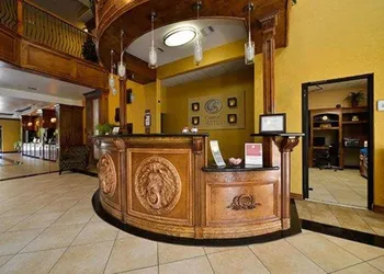Comfort Suites Bay City East hotel thumbnail 3
