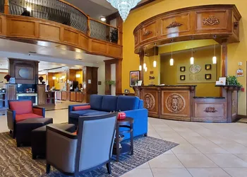 Comfort Suites Bay City East hotel thumbnail 4