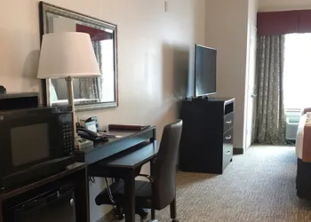 Comfort Suites Bay City East hotel thumbnail 6