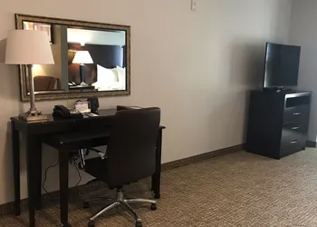 Comfort Suites Bay City East hotel thumbnail 8