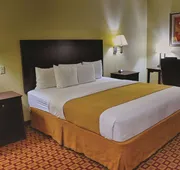 La Quinta Inn & Suites by Wyndham Alice hotel detail image 7