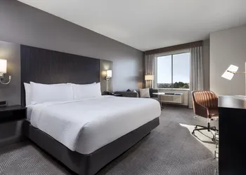 Holiday Inn Carlsbad by IHG hotel thumbnail 5