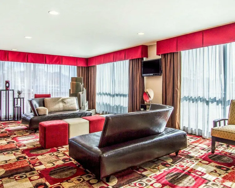 Comfort Suites Florence Shoals Area hotel detail image 2