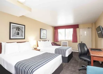 Sandman Inn Princeton hotel thumbnail 6