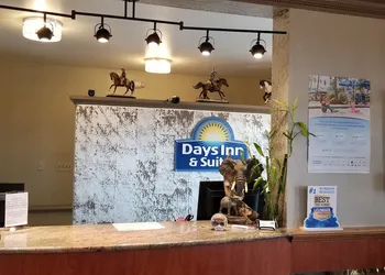 Days Inn & Suites by Wyndham Trinidad hotel thumbnail 2