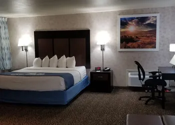 Days Inn & Suites by Wyndham Trinidad hotel thumbnail 8