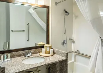 Quality Inn Trinidad hotel thumbnail 8