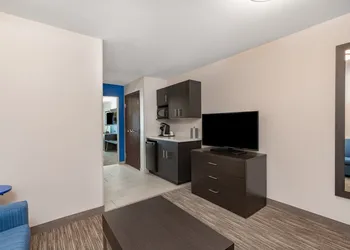 Holiday Inn Express & Suites Trinidad by IHG hotel thumbnail 6