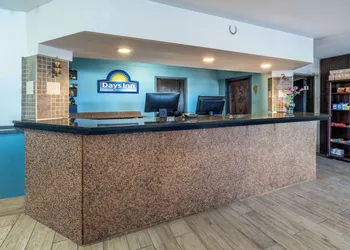 Days Inn by Wyndham Lamar hotel thumbnail 2