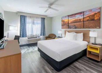 Days Inn by Wyndham Lamar hotel thumbnail 7