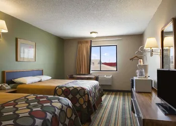 Super 8 by Wyndham Blackwell hotel thumbnail 5