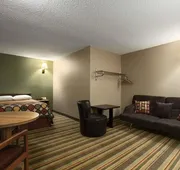 Super 8 by Wyndham Blackwell hotel detail image 7