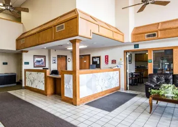 Baymont by Wyndham Blackwell I-35 hotel thumbnail 2