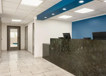 Baymont by Wyndham Blackwell I-35 hotel thumbnail 3