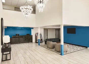 Baymont by Wyndham Blackwell I-35 hotel thumbnail 5