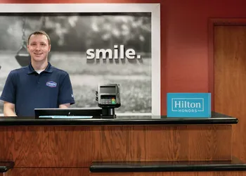 Hampton Inn & Suites Enid hotel thumbnail 4