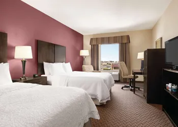 Hampton Inn & Suites Enid hotel thumbnail 7