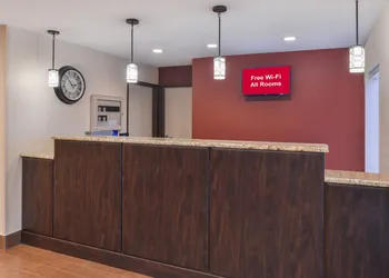 Red Roof Inn & Suites Danville, IL hotel thumbnail 2