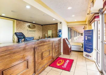 Econo Lodge McAlester hotel thumbnail 2
