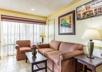 Econo Lodge McAlester hotel thumbnail 4