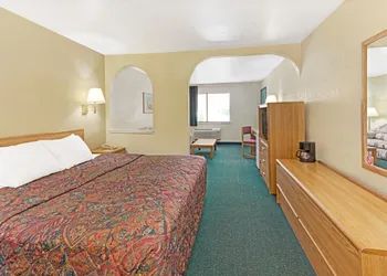 Days Inn by Wyndham Espanola hotel thumbnail 7