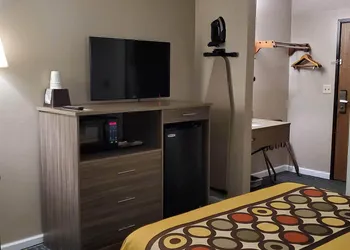 River Hill Inn & Suites hotel thumbnail 4