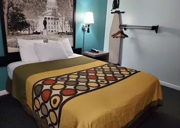 River Hill Inn & Suites hotel thumbnail 5
