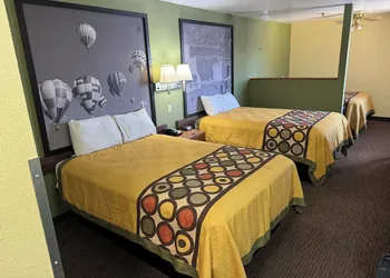 Super 8 by Wyndham Moriarty hotel thumbnail 8