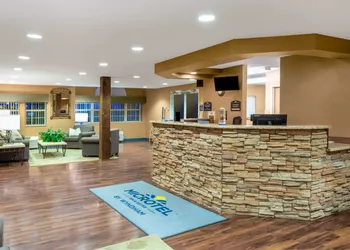 Microtel Inn & Suites by Wyndham Raton hotel thumbnail 2