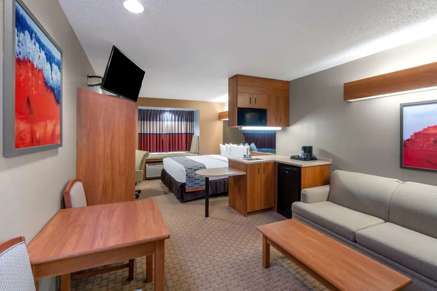 Microtel Inn & Suites by Wyndham Raton hotel detail image 6