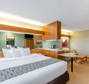 Microtel Inn & Suites by Wyndham Raton hotel detail image 7