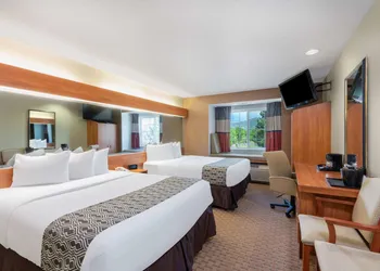 Microtel Inn & Suites by Wyndham Raton hotel thumbnail 8