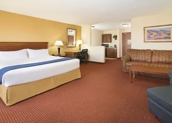 Holiday Inn Express Hotel & Suites Las Vegas by IHG hotel thumbnail 4