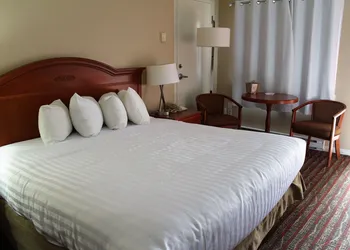 Ramada by Wyndham Campbell River hotel thumbnail 6