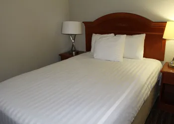 Ramada by Wyndham Campbell River hotel thumbnail 8