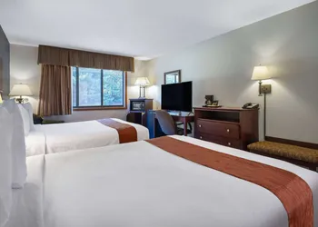 Travelodge by Wyndham Merrill hotel thumbnail 6