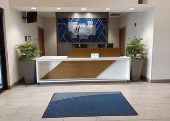 Holiday Inn Express & Suites Antigo by IHG hotel thumbnail 2