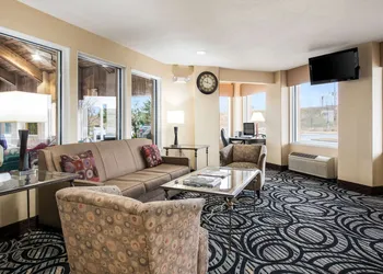 Quality Inn & Suites Menomonie hotel thumbnail 3