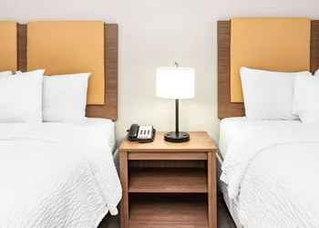 Days Inn & Suites by Wyndham Huntsville hotel thumbnail 4