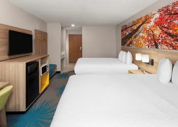 Days Inn by Wyndham Eagle River hotel thumbnail 6