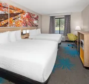 Days Inn by Wyndham Eagle River hotel detail image 5