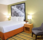 Super 8 by Wyndham Antigo hotel detail image 7