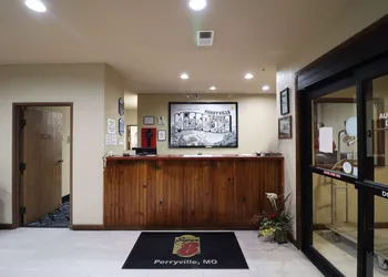 Super 8 by Wyndham Perryville hotel thumbnail 3