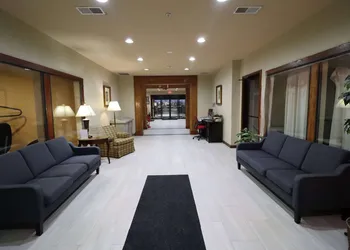 Super 8 by Wyndham Perryville hotel thumbnail 4