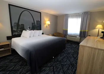 Super 8 by Wyndham Perryville hotel thumbnail 8