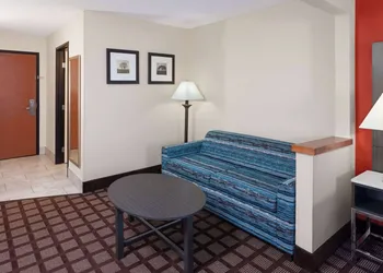 AmericInn by Wyndham Hudson hotel thumbnail 6