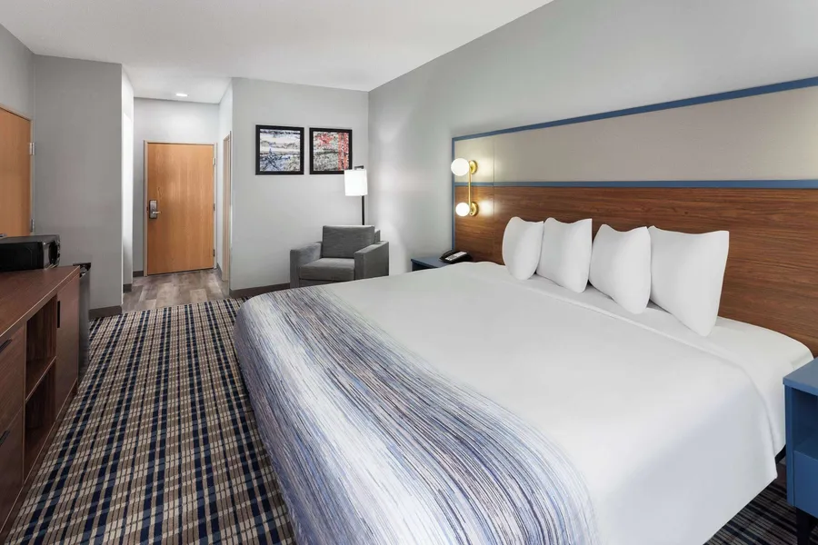 AmericInn by Wyndham Eagle River Downtown hotel detail image 6