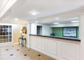 Super 8 by Wyndham Tallulah LA hotel thumbnail 2